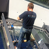 vetrox, glaskratzer, glaskratzer entfernen, glaskratzerentfernung, scratching, graffiti, glass doc, glassanierung, verkratztes glas